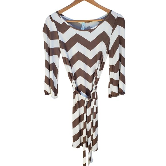 NWT Closet Candy Boutique Mocha Chevron Printed Tie Dress Small - Picture 1 of 4